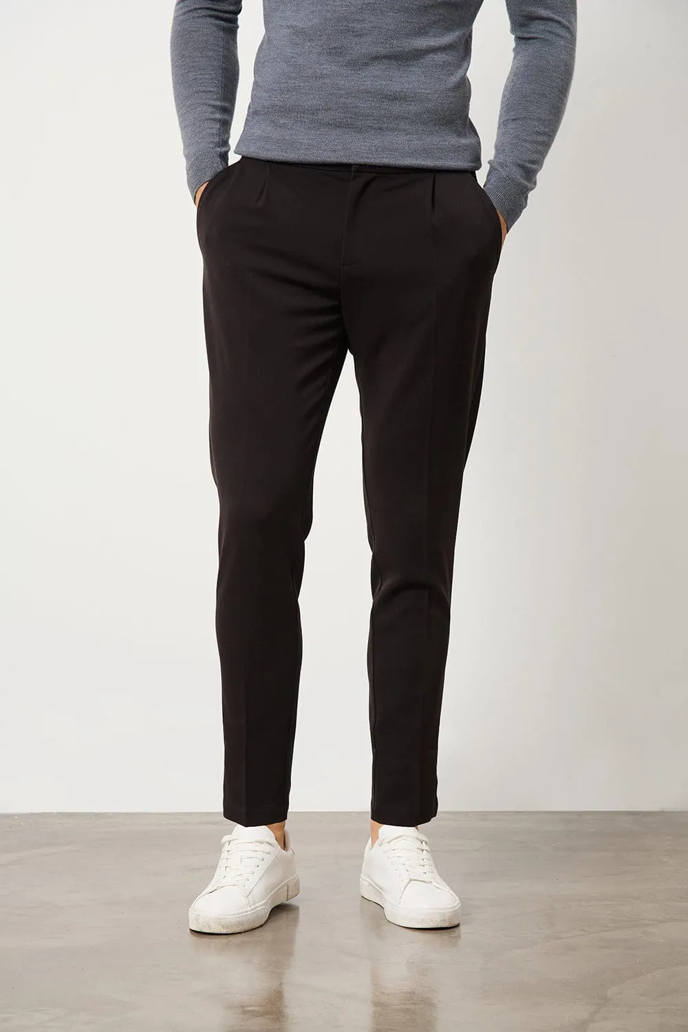 Pleat Side Adjuster Trousers in Black