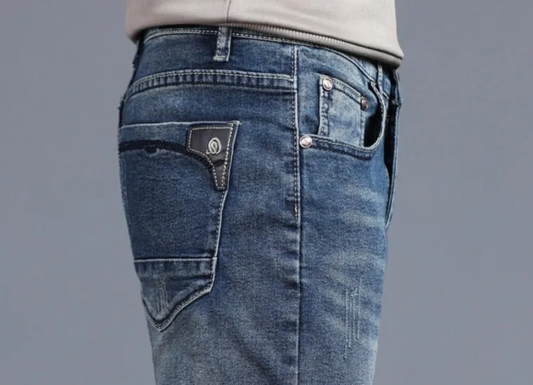 Vinny Straight Jeans