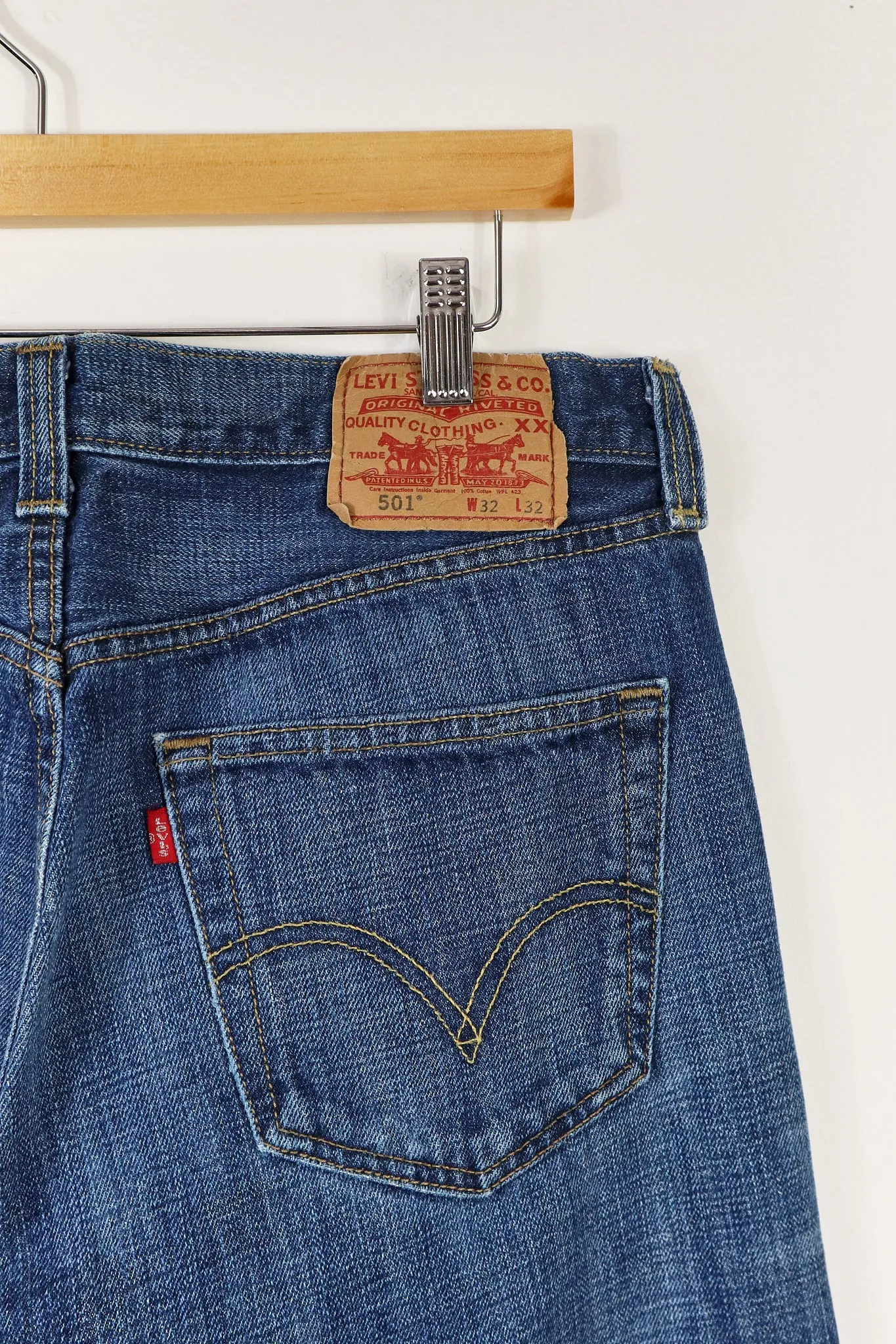 Vintage 501 Levi's Button-Fly Jeans (32x30.5)